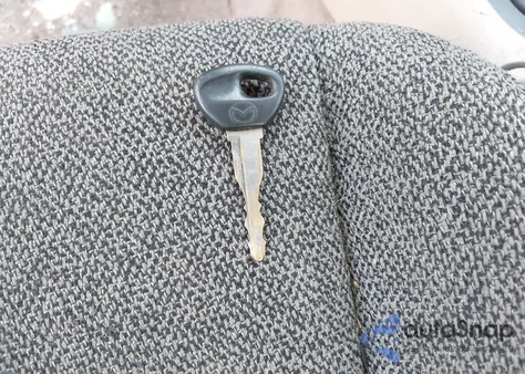 1998 Mazda 626 Es V6/Lx V6 from USA, damaged, VIN 1YVGF22D7W5707322